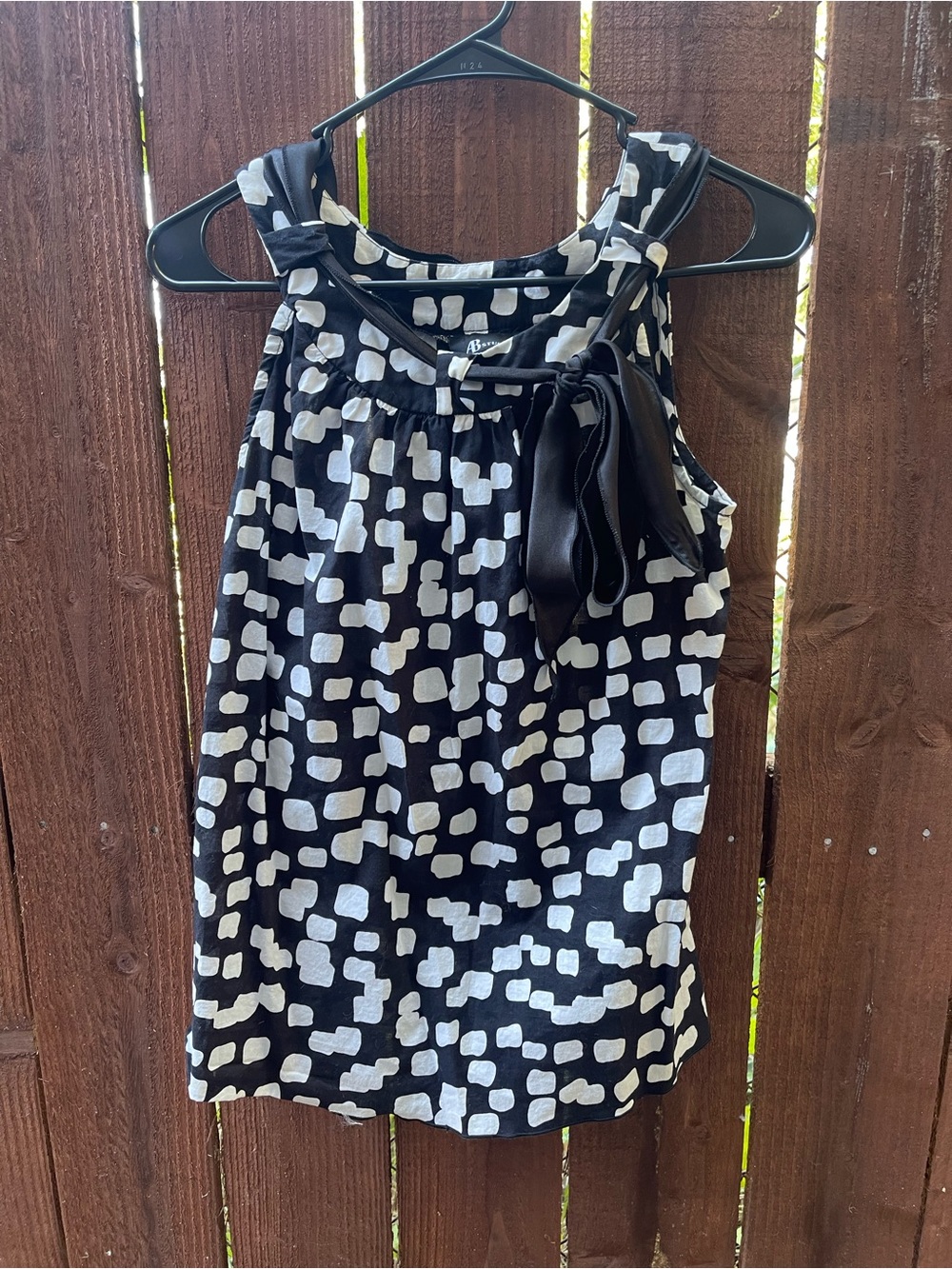 Y2K Indie Sleaze Black White Sleeveless Retro Top w Satin Neck Tie Detail Sz S